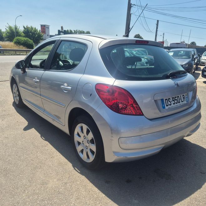 Peugeot 207 1.4 VTI 16V 95 PREMIUM 5P CHANE DISTRIB Gris de 2008