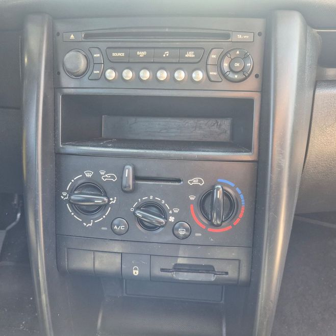 Peugeot 207 1.4 VTI 16V 95 PREMIUM 5P CHANE DISTRIB Gris de 2008