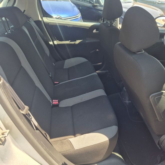 Peugeot 207 1.4 VTI 16V 95 PREMIUM 5P CHANE DISTRIB Gris de 2008