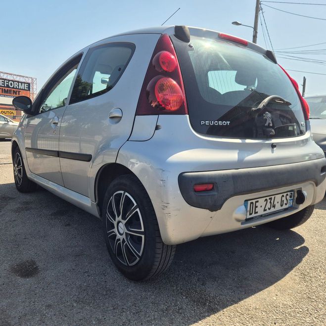 Peugeot 107 (3) 1.0 12V 68 ENVY 5P 80000KM AN2014 Gris de 2014