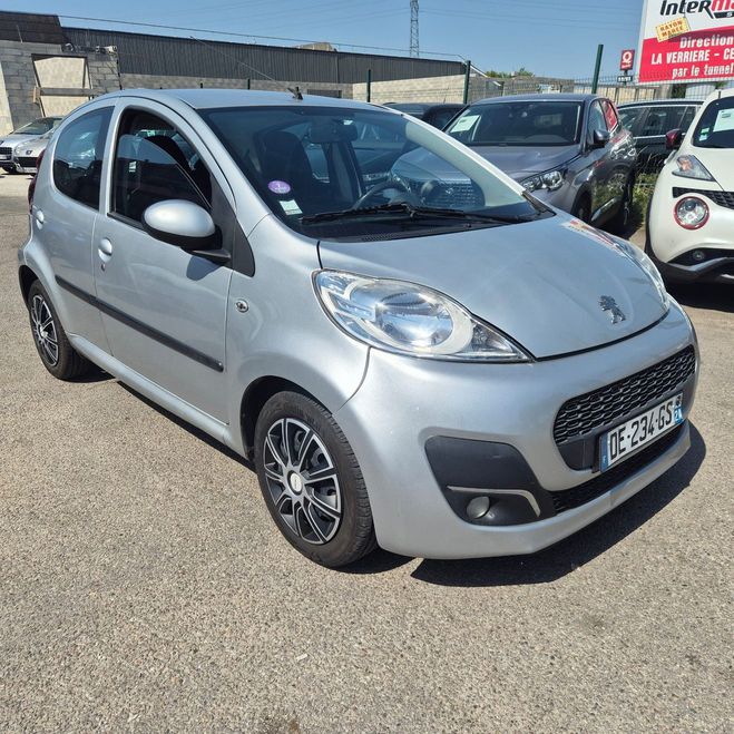 Peugeot 107 (3) 1.0 12V 68 ENVY 5P 80000KM AN2014 Gris de 2014