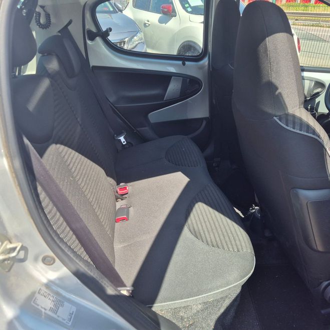 Peugeot 107 (3) 1.0 12V 68 ENVY 5P 80000KM AN2014 Gris de 2014