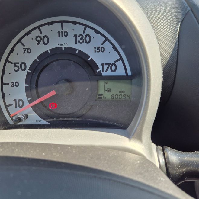 Peugeot 107 (3) 1.0 12V 68 ENVY 5P 80000KM AN2014 Gris de 2014