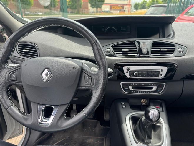 Renault Scenic III (2) 1.2 TCE 130 ENERGY BOSE EDITION  Blanc de 2013