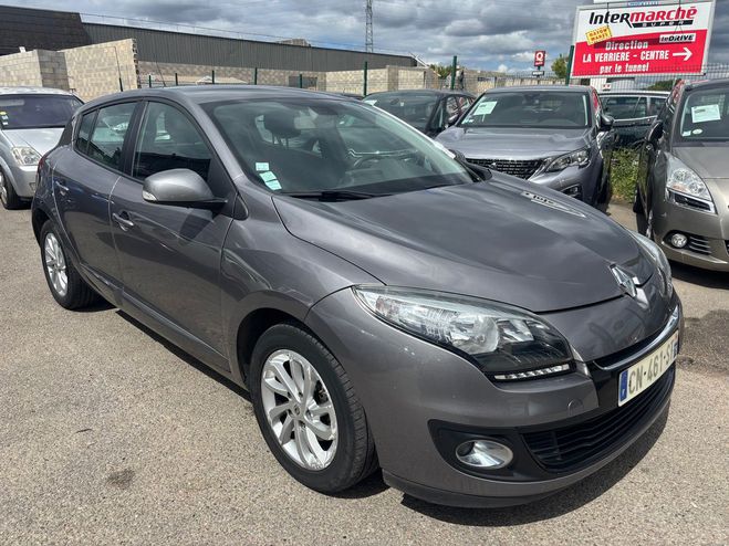 Renault Megane III (3) 1.5 DCI 110 ENERGY AKAJU ECO2 Gris fonc de 2012