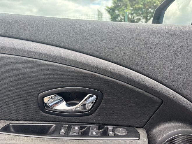 Renault Megane III (3) 1.5 DCI 110 ENERGY AKAJU ECO2 Gris fonc de 2012