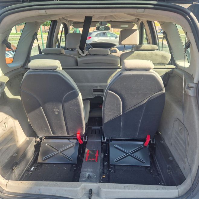 Renault Grand Scenic II 1.9 DCI 120 CONFORT AUTHENTIQUE 7PL Noir de 2004