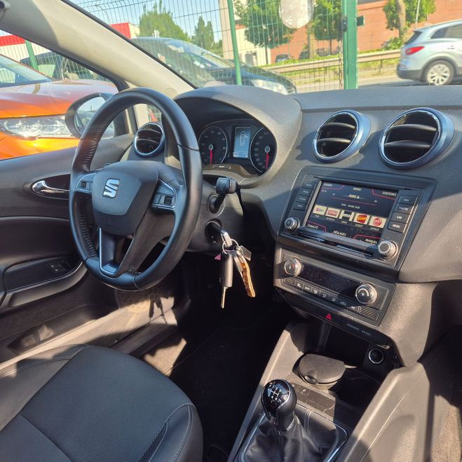 Seat Ibiza IV (2) 1.2 TSI 110 CONNECT SEMI CUIR FUL Gris de 2016