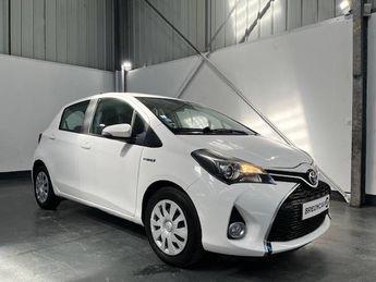  Voir détails -Toyota Yaris III HSD 100h Dynamic 5p à Guipavas (29)