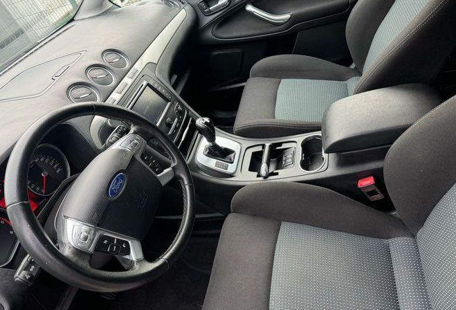 Ford S Max BVA 2,0 tdci  7 places  de 2014