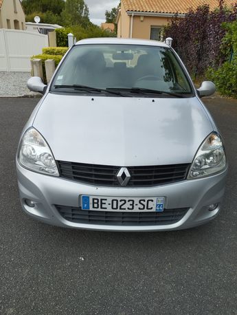  Voir détails -Renault Clio 2 campus.com à  La Baule-Escoublac (44)