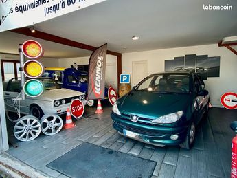 Voir détails -Peugeot 206 1,6 16v 110 Rolland Garros 5 Portes à Nanteuil-ls-Meaux (77)