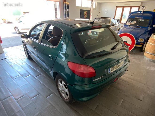 Peugeot 206 1,6 16v 110 Rolland Garros 5 Portes Vert de 2002