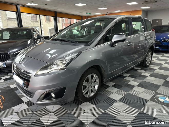 Peugeot 5008 1.6 HDI Access 5pl Gris de 2015