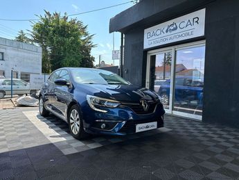  Voir détails -Renault Megane IV BERLINE TCe 100 Energy Life à Nantes (44)