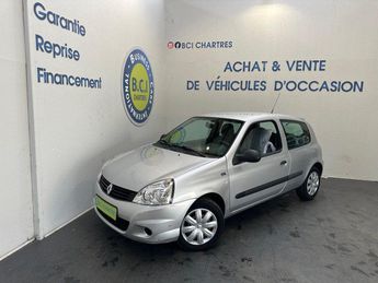  Voir détails -Renault Clio II CAMPUS 1.2 16V 75CH AUTHENTIQUE ECO  à Nogent-le-Phaye (28)