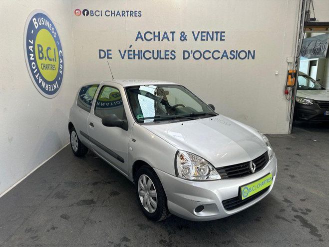 Renault Clio II CAMPUS 1.2 16V 75CH AUTHENTIQUE ECO  Gris Clair de 2012