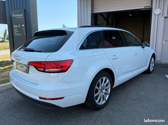 Audi A4 Avant 2.0 TDi 150ch Business Line S-Tron Blanc de 2016