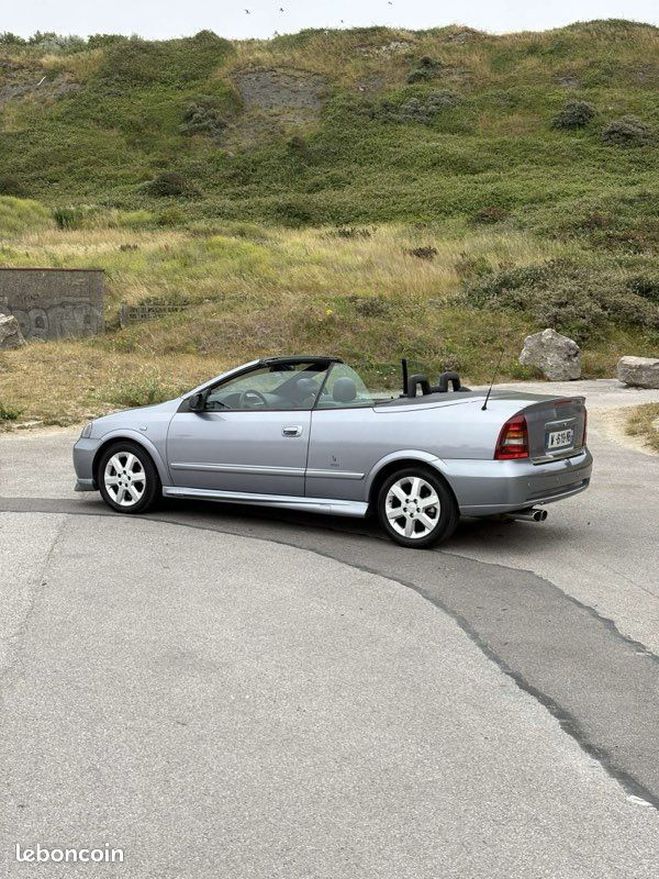 Opel Astra Magnifique bertone cabriolet automatique Gris de 2003