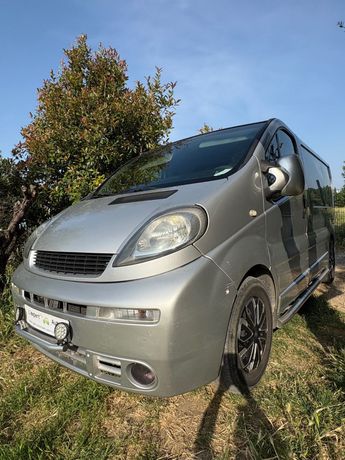  Voir détails -Opel Vivaro A Combi/Minibus 2.5 DTI 16V Combi court  à Bziers (34)