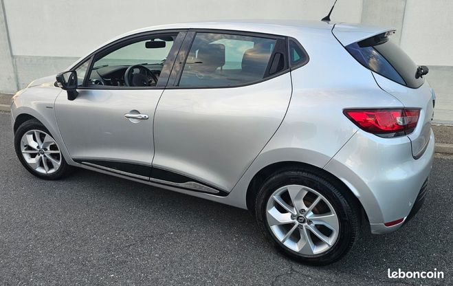 Renault Clio iv 0.9 tce limited 62.000 km Gris de 2017