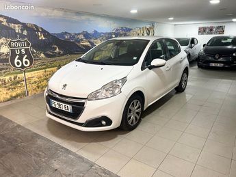  Voir détails -Peugeot 208 1.5 BLUE HDI 16V TURBO à Grenoble (38)