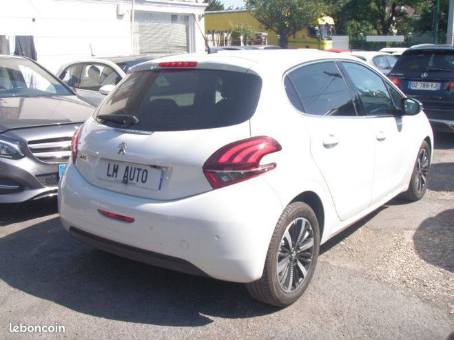 Peugeot 208 (2) 1.2 110 S&S TECH EDITION EAT6 5P Blanc de 2019