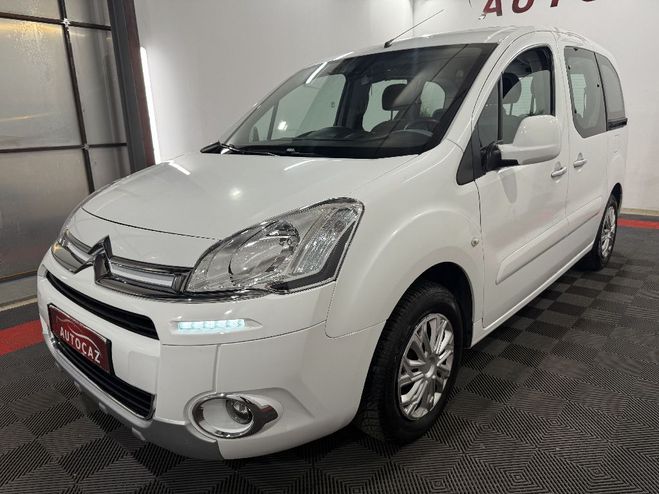 Citroen Berlingo MULTISPACE HDi 115 Exclusive  ATTELAGE Blanc de 2015