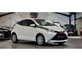 Voir détails -Toyota Aygo 1.0 VVT-i II 2014 x-play PHASE 1 à Saint-Laurent-du-Var (06)