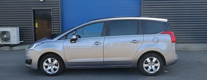 Peugeot 5008 PHASE II 2.0 BLUEHDI 150 PREMIUM 7PLS .  Gris Anthracite Mtallis de 2015