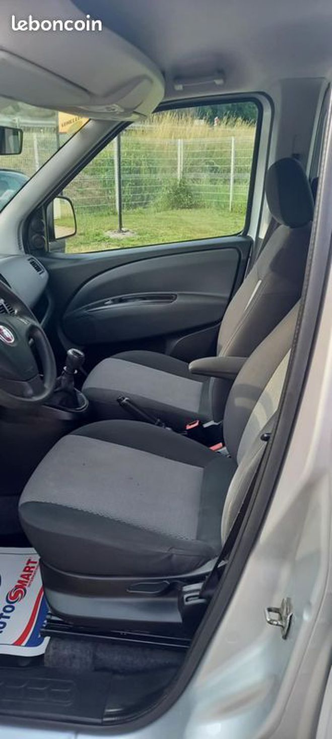 Fiat Doblo 105 cv multijet (belbex auto a yolet) Gris de 2013