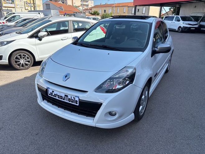 Renault Clio 1.5 dCi 105ch FAP GT TomTom 3p blanc de 2010