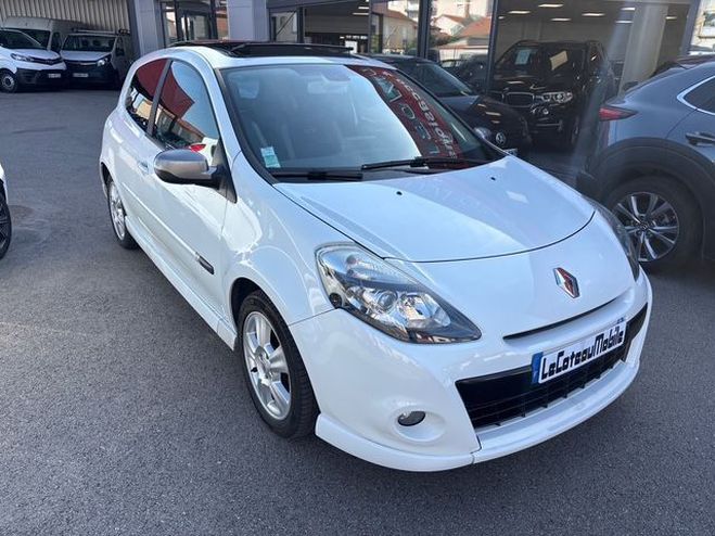 Renault Clio 1.5 dCi 105ch FAP GT TomTom 3p blanc de 2010
