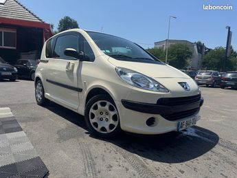  Voir détails -Peugeot 1007 1.4 TRENDY à Morsang-sur-Orge (91)