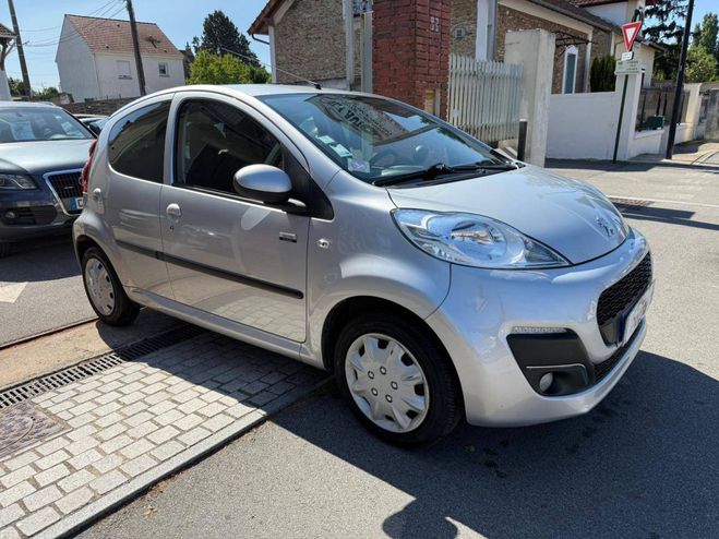 Peugeot 107 1.0 12v Envy 5p GRIS de 2012