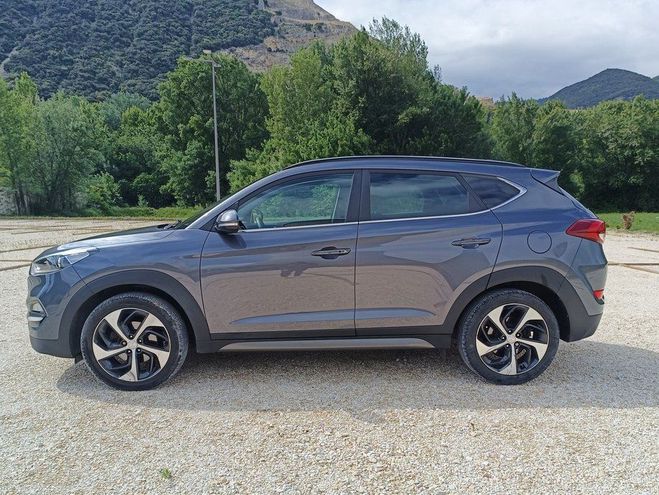 Hyundai Tucson III Creative 2.0 CRDi 16V 4WD 136 cv Gris Mtallis de 2017