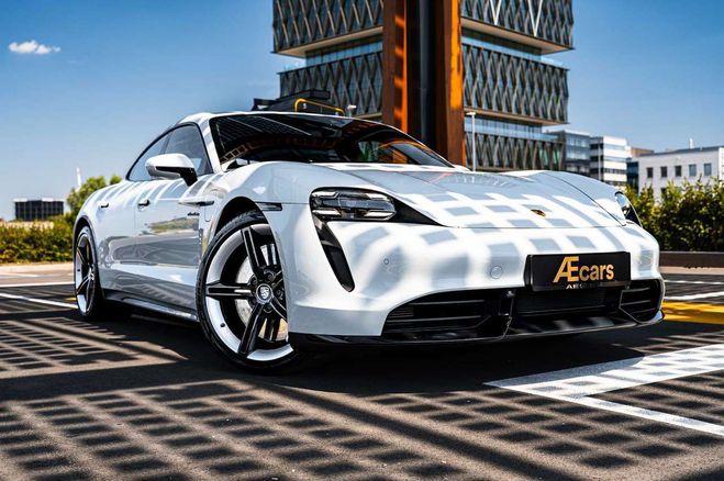 Porsche Taycan TURBO 93kWh BOSE SPORT CHRONO BELGIAN CA Blanc de 