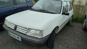  Voir détails -Peugeot 205 Phase 2 1.8 D BVM5 60cv FAIBLE KM à Gargenville (78)
