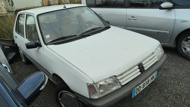 Peugeot 205 Phase 2 1.8 D BVM5 60cv FAIBLE KM  de 1993