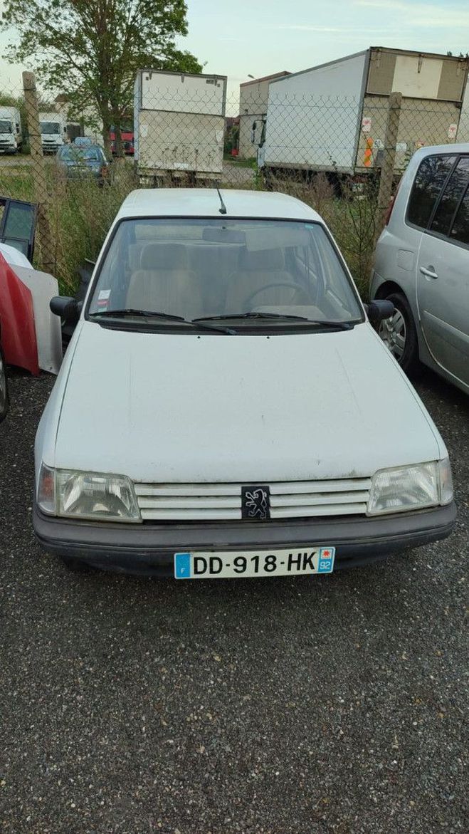 Peugeot 205 Phase 2 1.8 D BVM5 60cv FAIBLE KM  de 1993