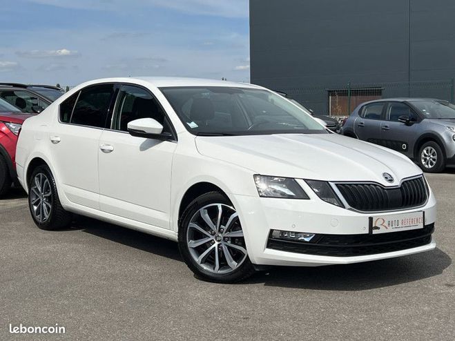 Skoda Octavia 1.6 TDI 116 CH CARPLAY GPS CAMERA Blanc de 2019