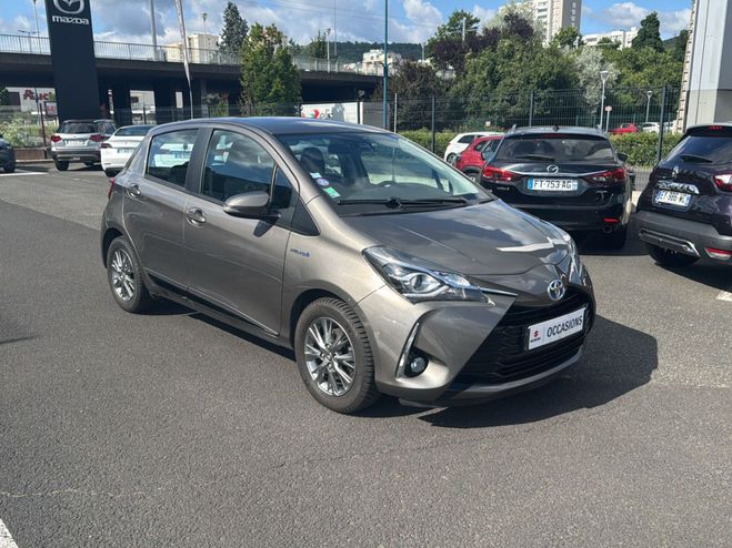 Toyota Yaris (3) 110 VVT-i CVT Dynamic Gris Clair de 2018
