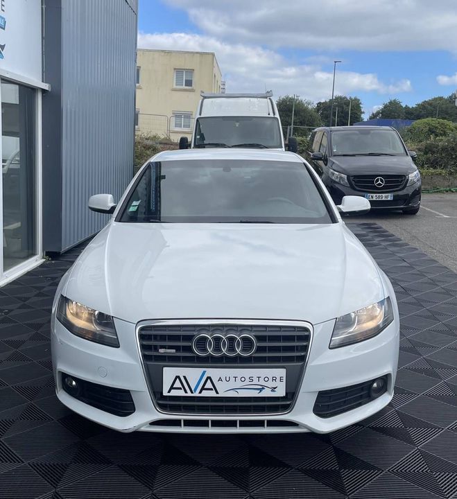 Audi A4 IV (B8) 2.0 TDI 143ch DPF S line Plus BLANC de 2011