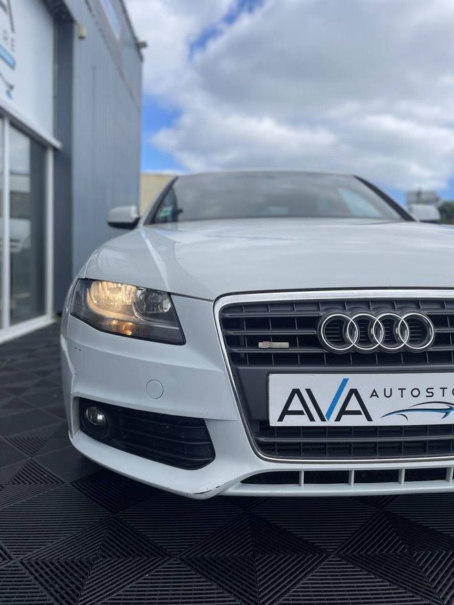 Audi A4 IV (B8) 2.0 TDI 143ch DPF S line Plus BLANC de 2011