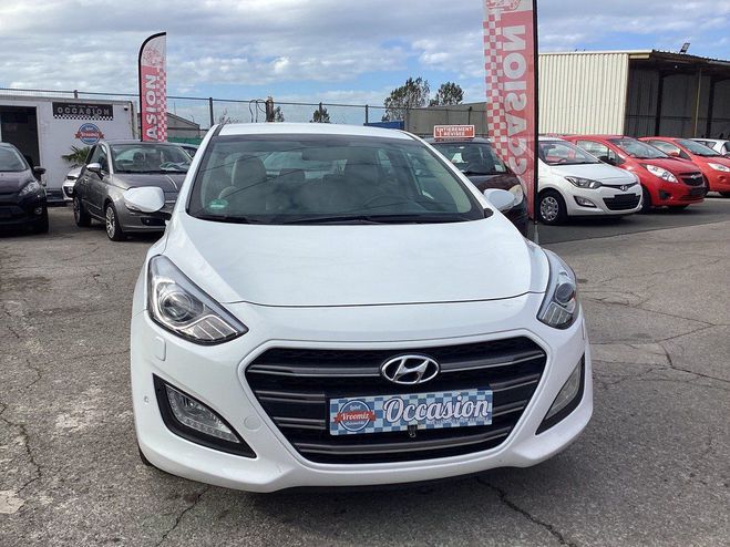 Hyundai I30 SW 1.6 CRDi Premium blue Blanc Laqu de 2016
