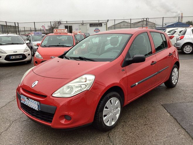 Renault Clio 1.2 YAHOO Rouge Laqu de 2011
