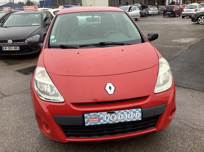 Renault Clio 1.2 YAHOO Rouge Laqu de 2011