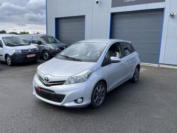  Voir détails -Toyota Yaris 1.4 - 90 D-4D Dynamic CAMERA GARANTIE 12 à Crottet (01)