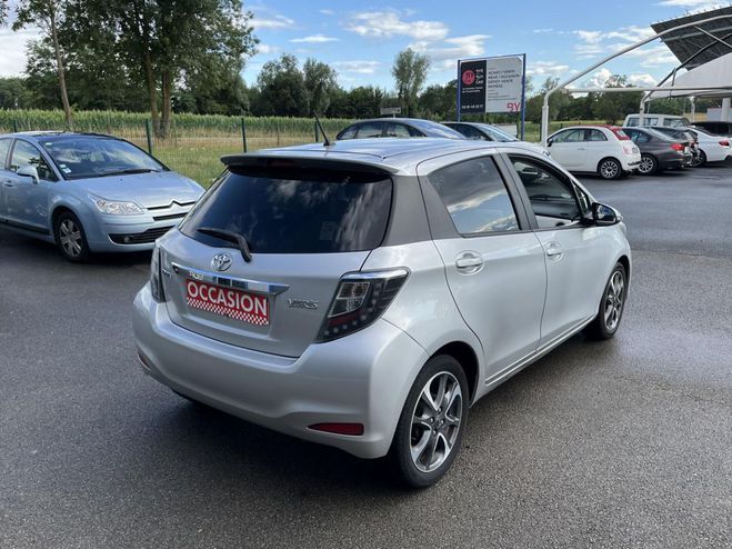 Toyota Yaris 1.4 - 90 D-4D Dynamic CAMERA GARANTIE 12 GRIS CLAIR de 2013
