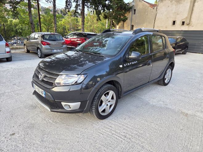 Dacia Sandero II Stepway Prestige 1.5 DCi 90 ch Gris de 2016